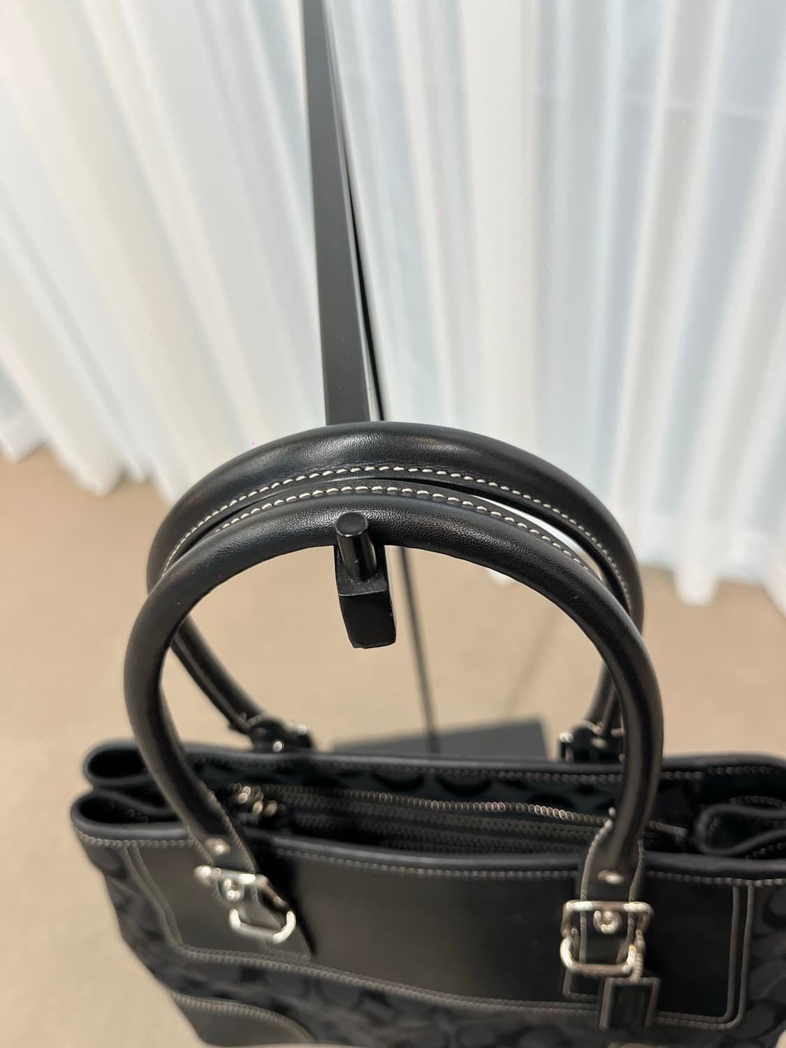 Coach Black Square Handbag 상품이미지6