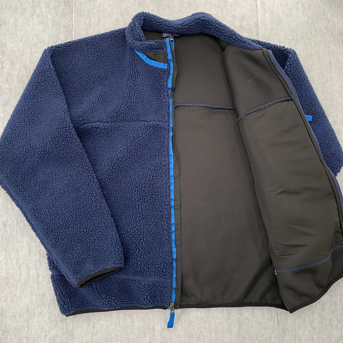 파타고니아 클래식 레트로-X 플리스 자켓 클래식 네이비 상품이미지4