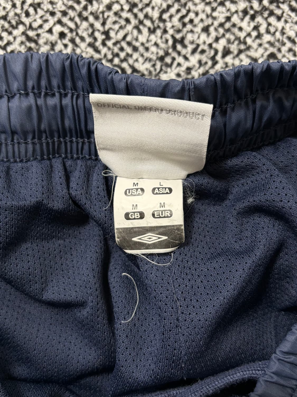 빈티지9. 엄브로 올드스쿨 나일론 트레이닝 팬츠 상품이미지2