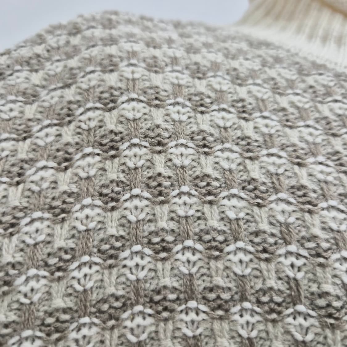 모카베이지 벌룬소매 빈티지 패턴 니트 상품이미지3