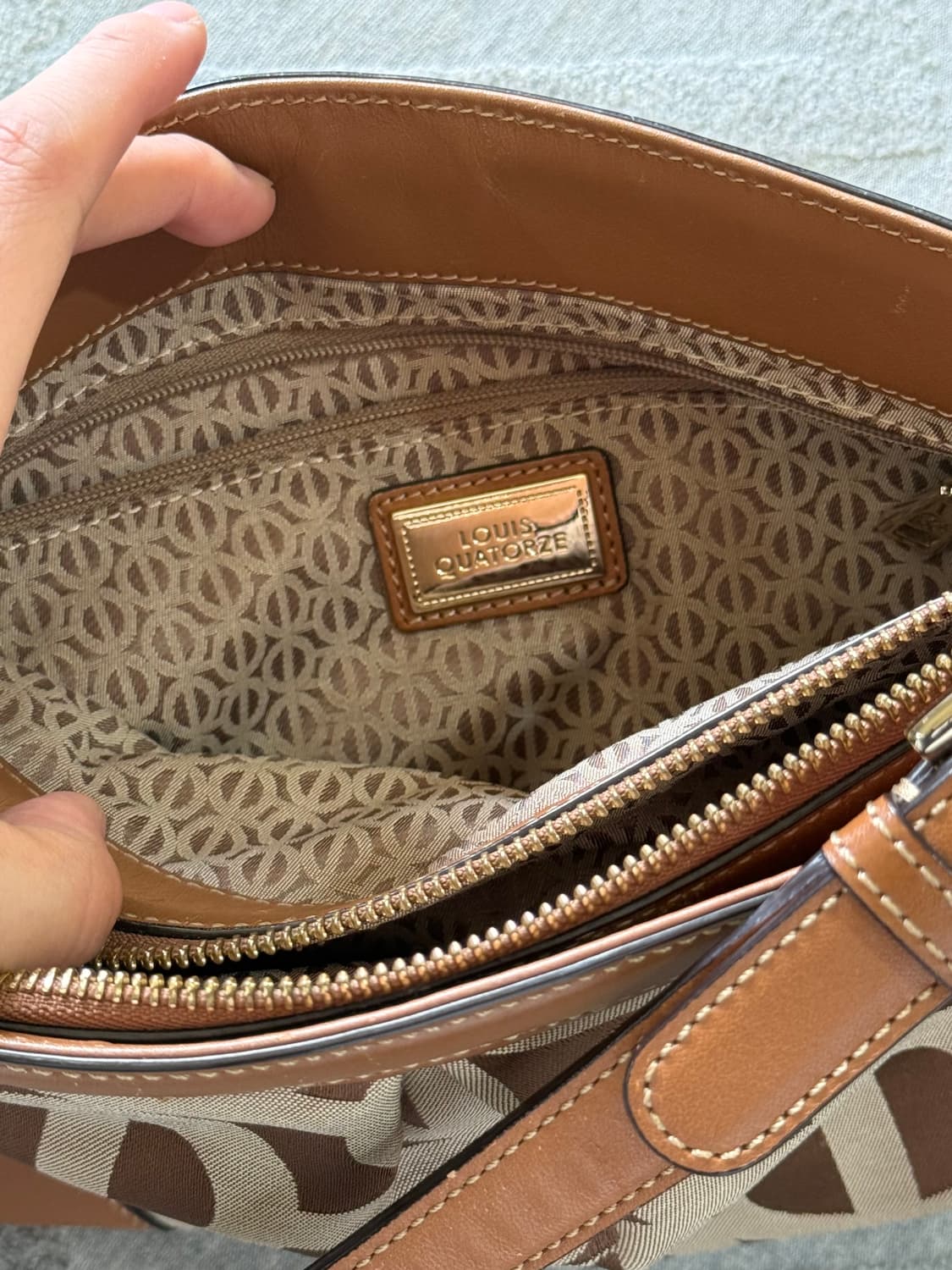 루이까또즈 모노그램 Y2K 숄더백 브라운 상품이미지3