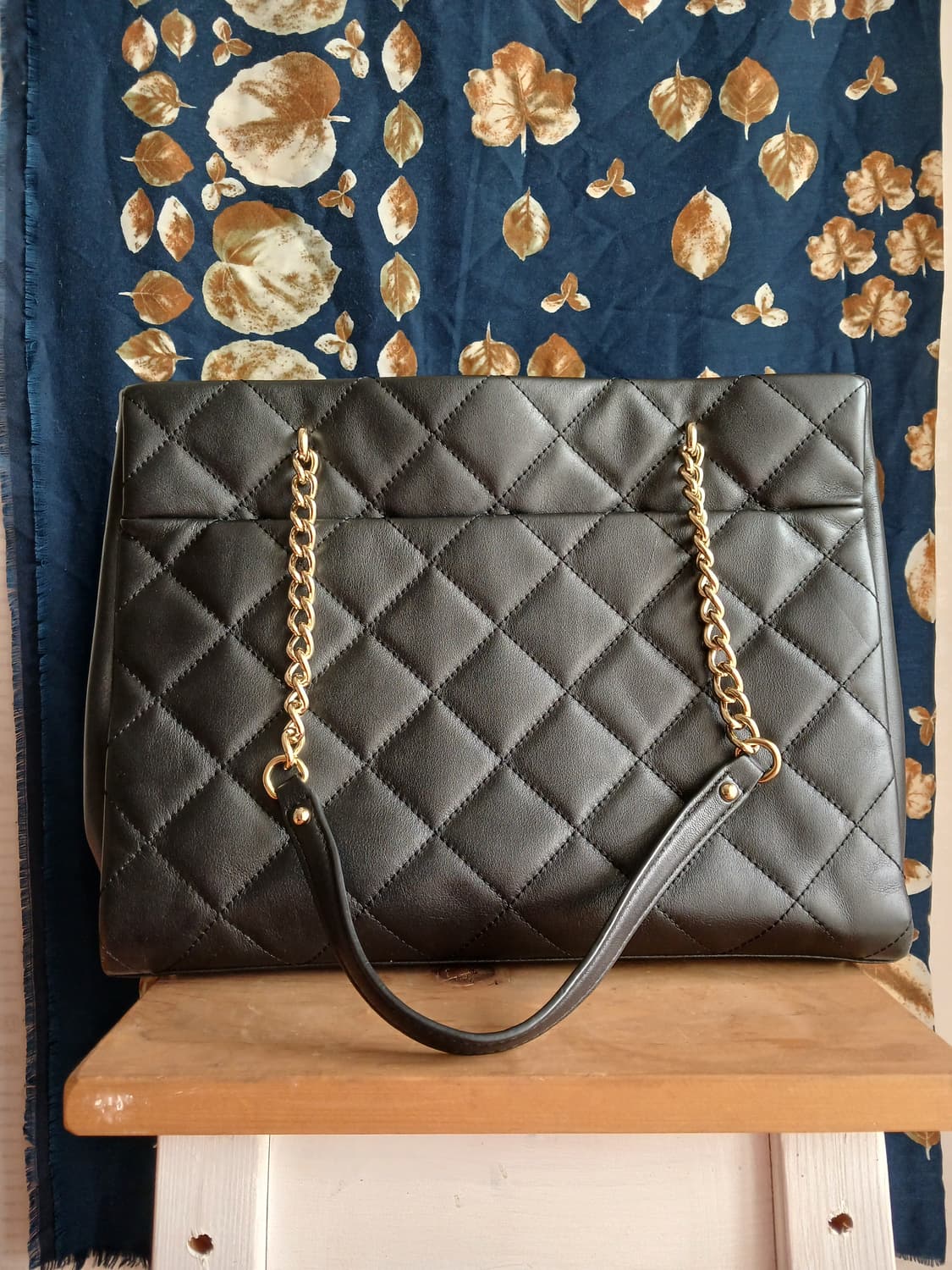 kate spade 브랜드의 블랙 가죽가방 상품이미지2