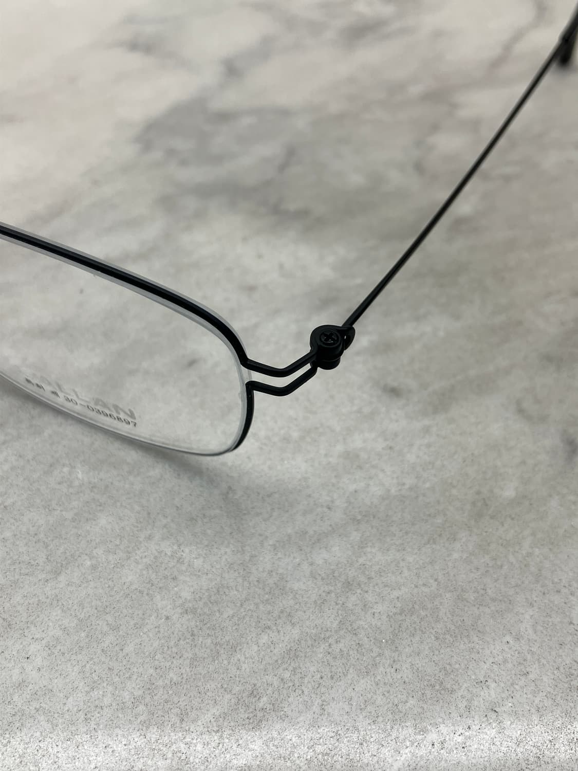 B34 갤랑 GALLAN 매트 블랙 역산각 메탈테 안경(14g) 상품이미지2