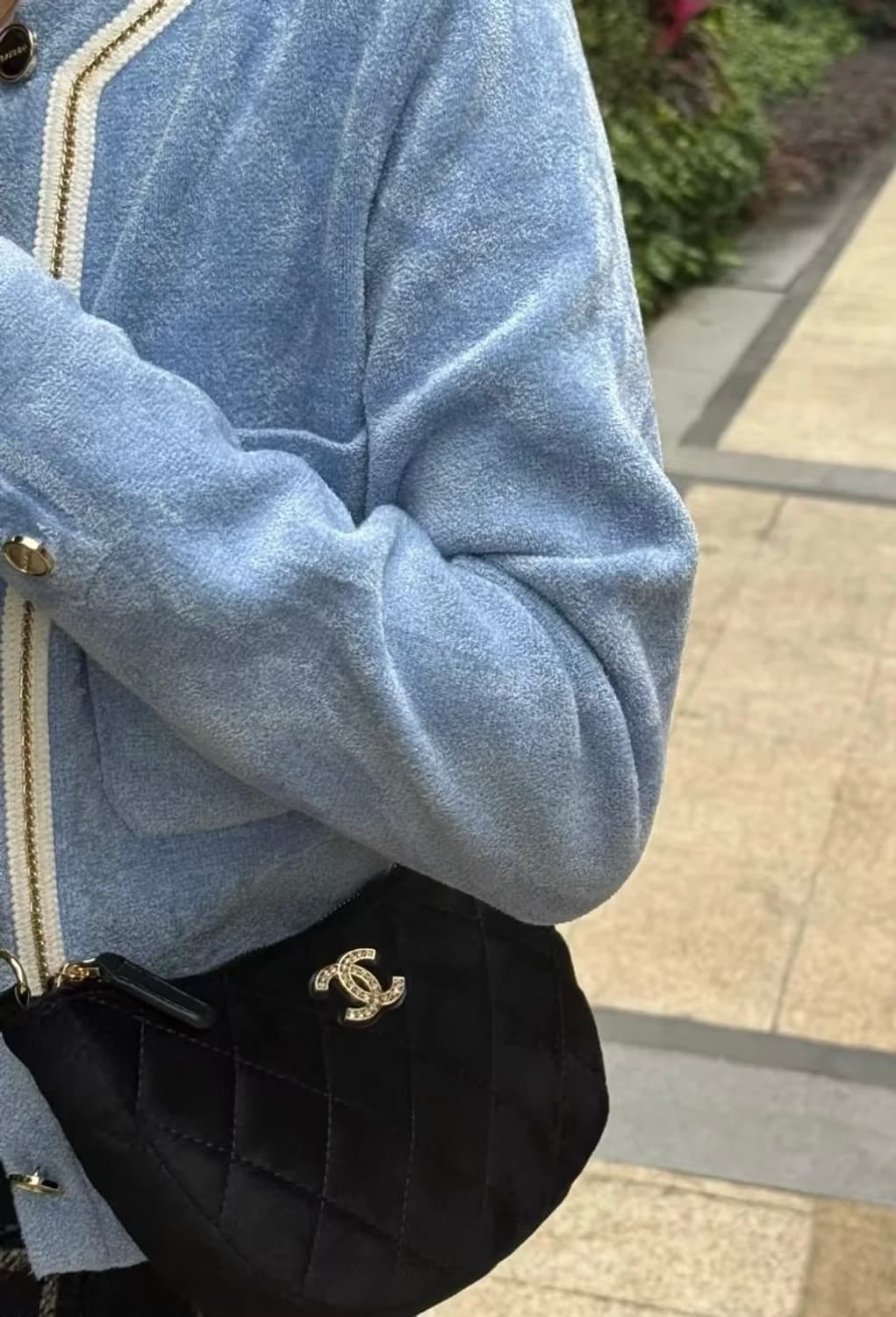 샤넬 뷰티 벨벳 크레센트 호보백  상품이미지7