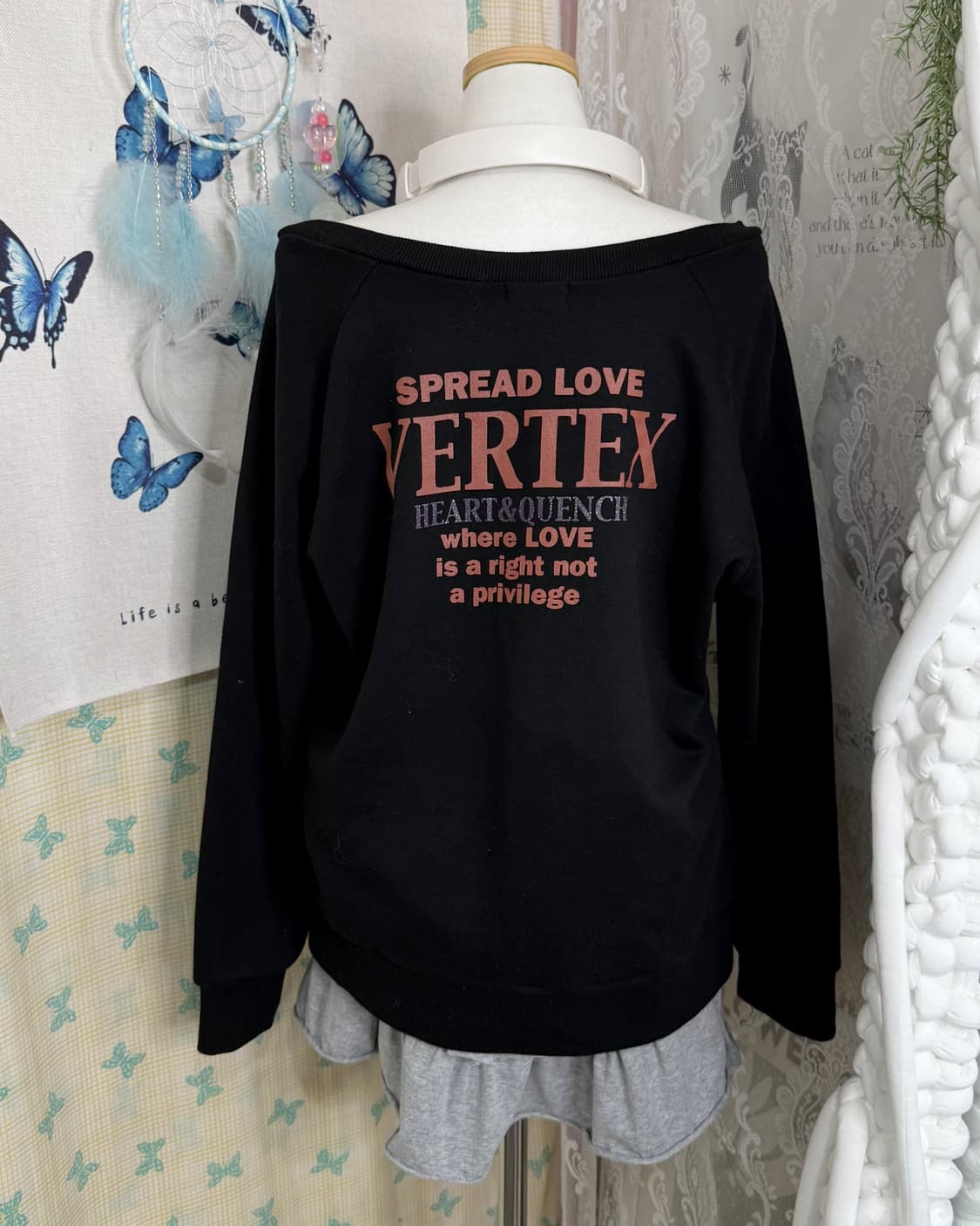 블랙 펑크 레터링 오프숄더 맨투맨 상품이미지7