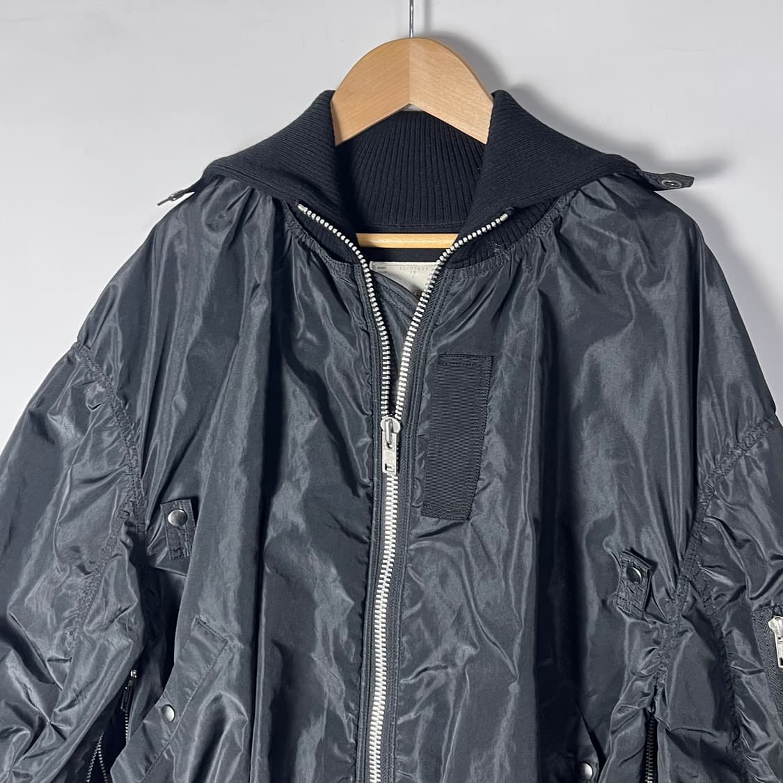 [sacai] 사카이 투웨이 지퍼 디테처블 하이넥 믹스 봄버자켓 상품이미지3