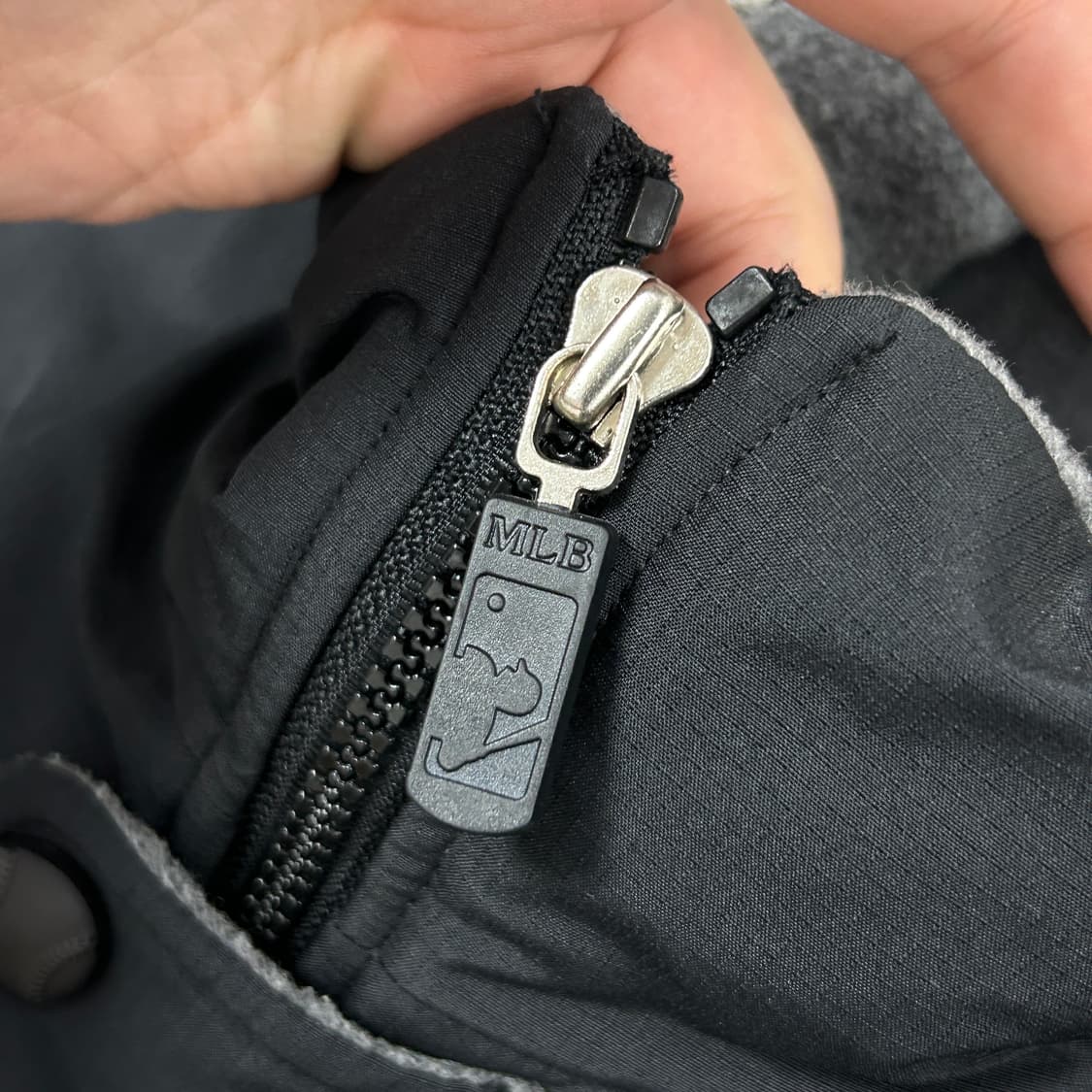 제뉴인 머천다이즈 화이트삭스 패딩조끼(95) 상품이미지4