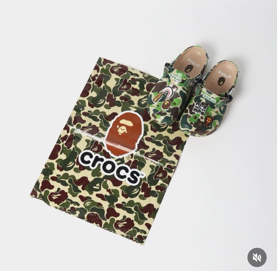 베이프x크록스 콜라보 클래식 카모 클로그 상품이미지9