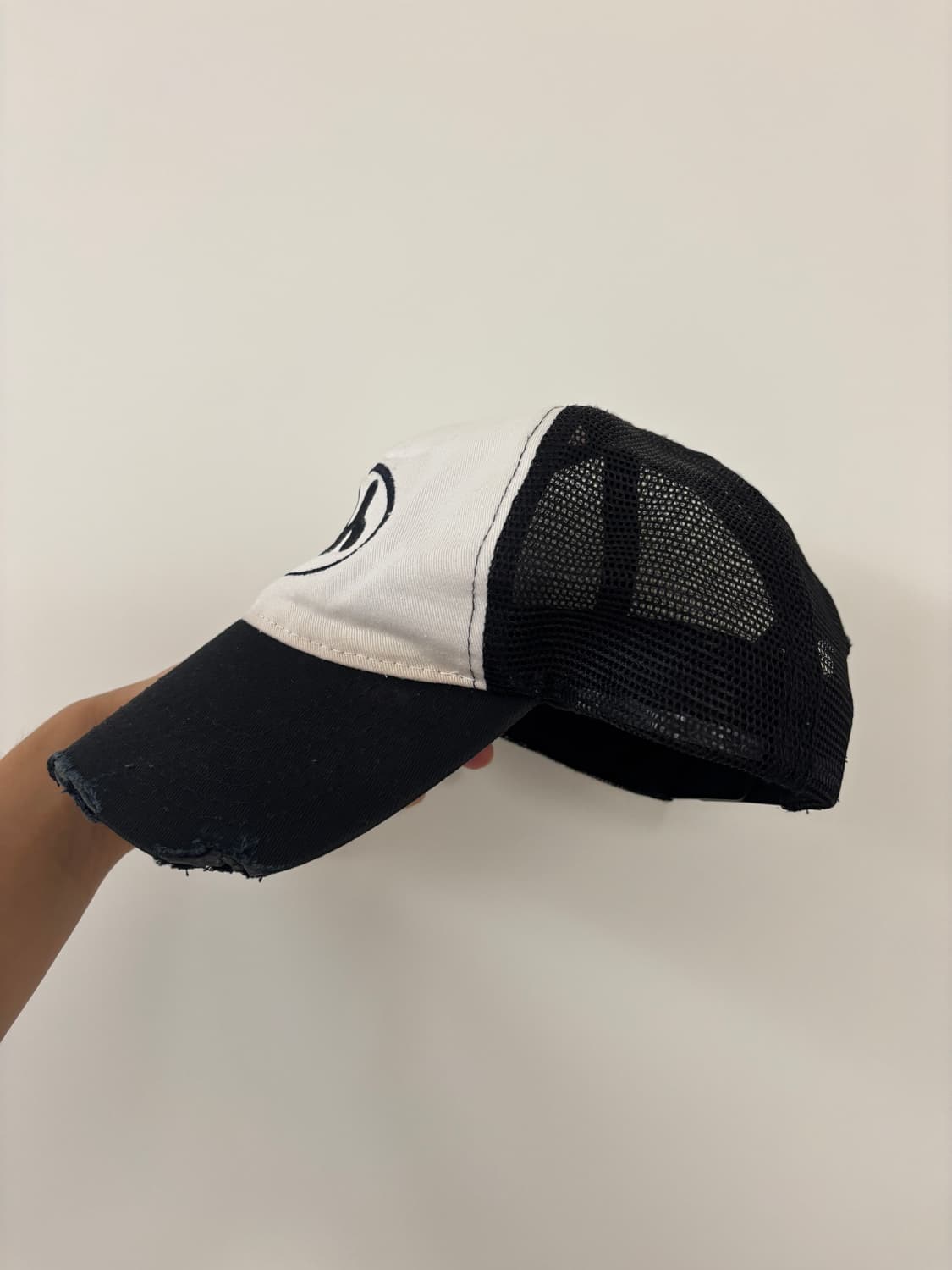 Mowalola trucker cap 상품이미지4