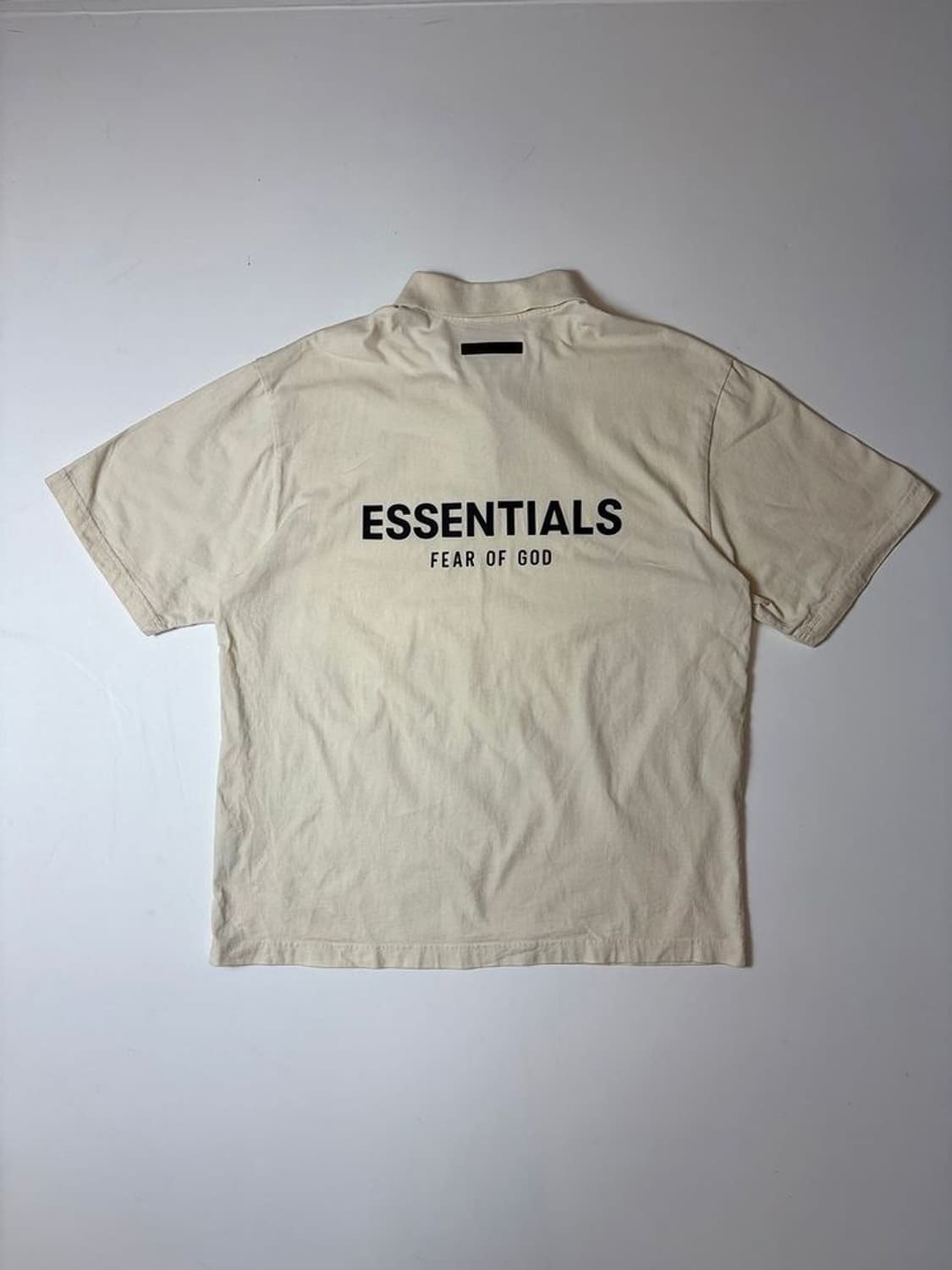 에센셜 피어오브갓 백로고 카라 반팔 티셔츠 PN9568 상품이미지1