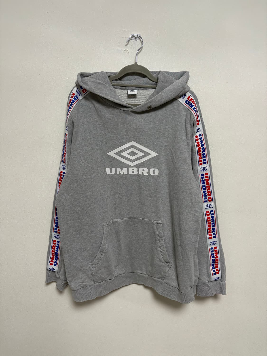 엄브로 사이드라인 후드티 상품이미지2