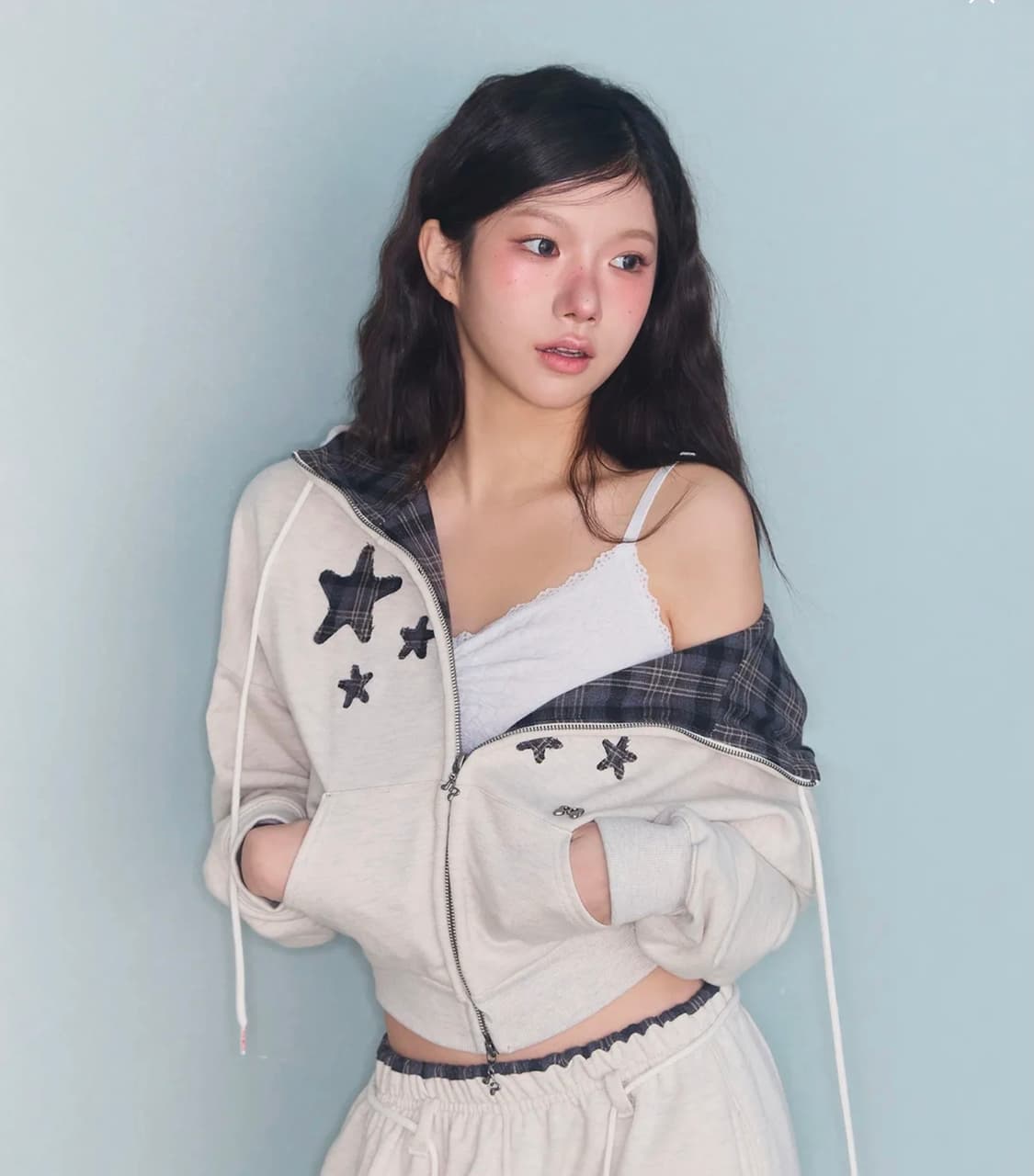 미레코 패치 크롭 후드집업 상품이미지1