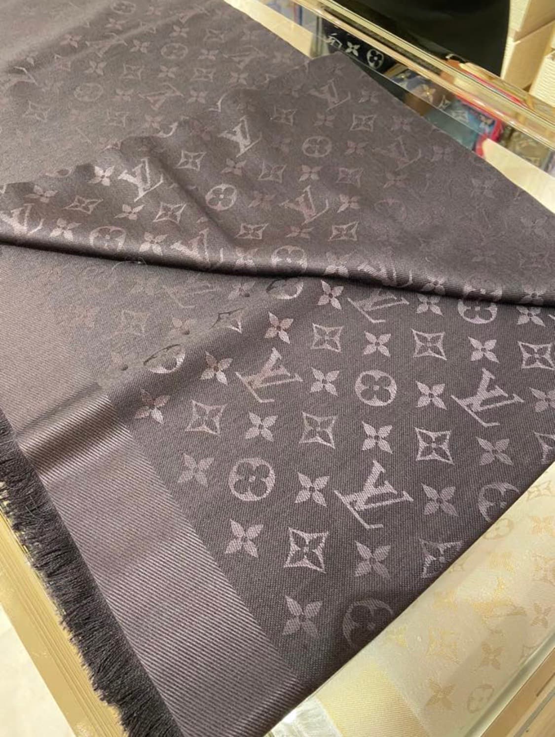 루이비통 모노그램 숄 베이지 상품이미지3