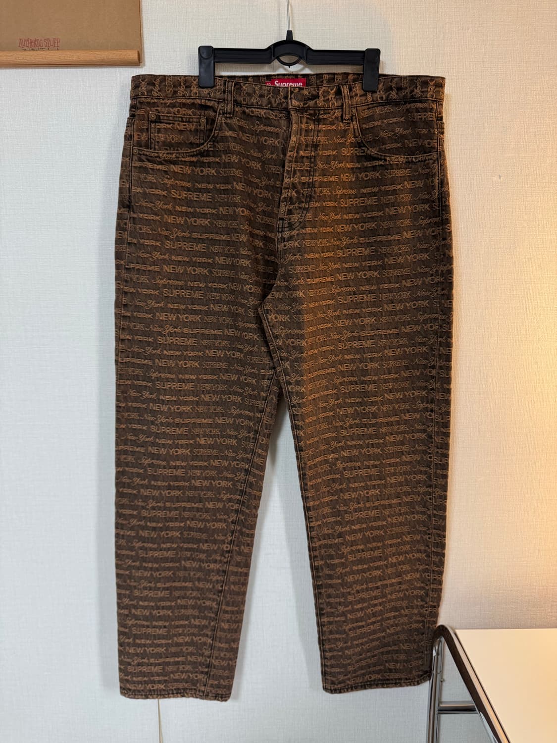 [36]슈프림 멀티 타입 자카드 레귤러 진 브라운 - 22FW 상품이미지3