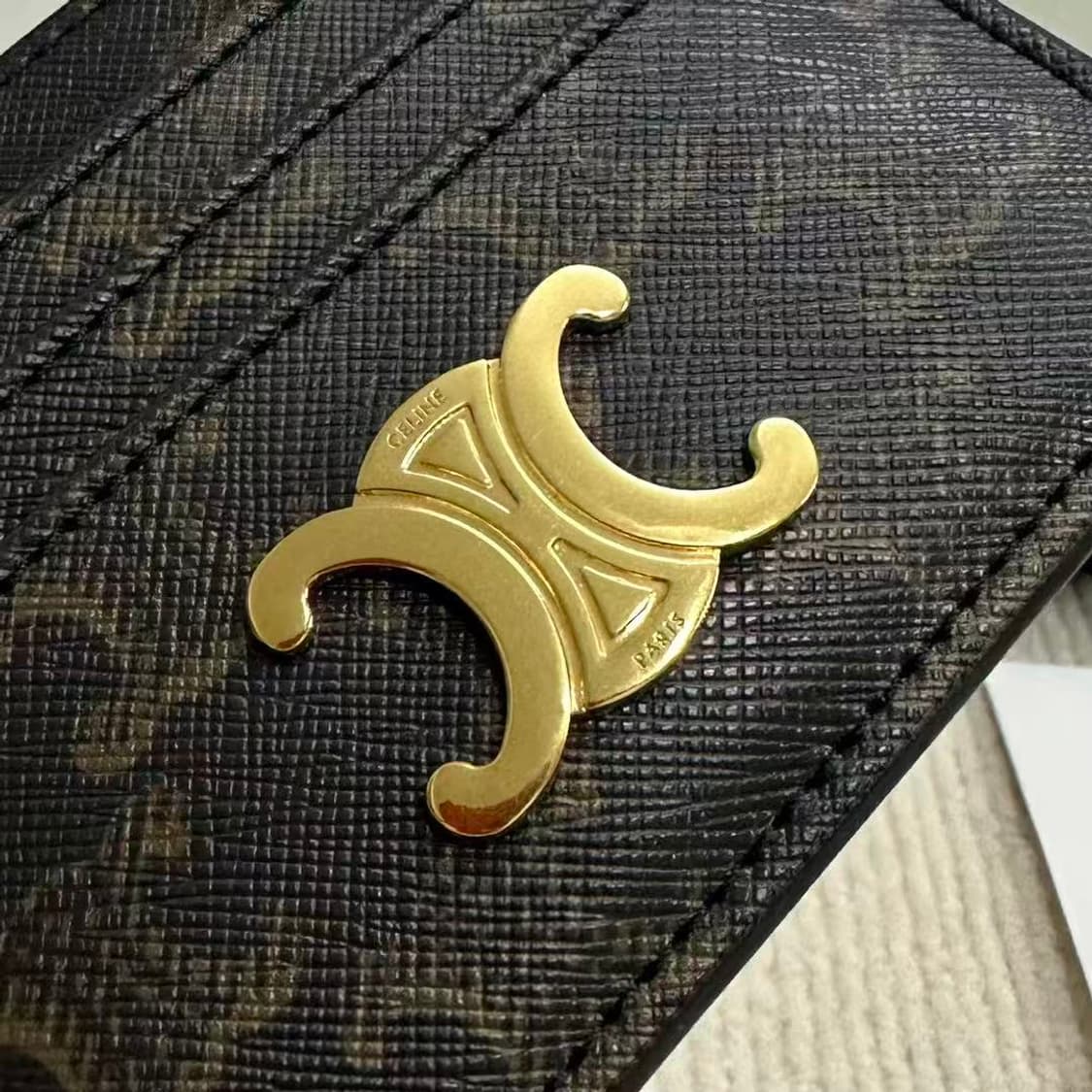 셀린느 트리옹프 캔버스 트리옹프 카드 홀더 탄 상품이미지3