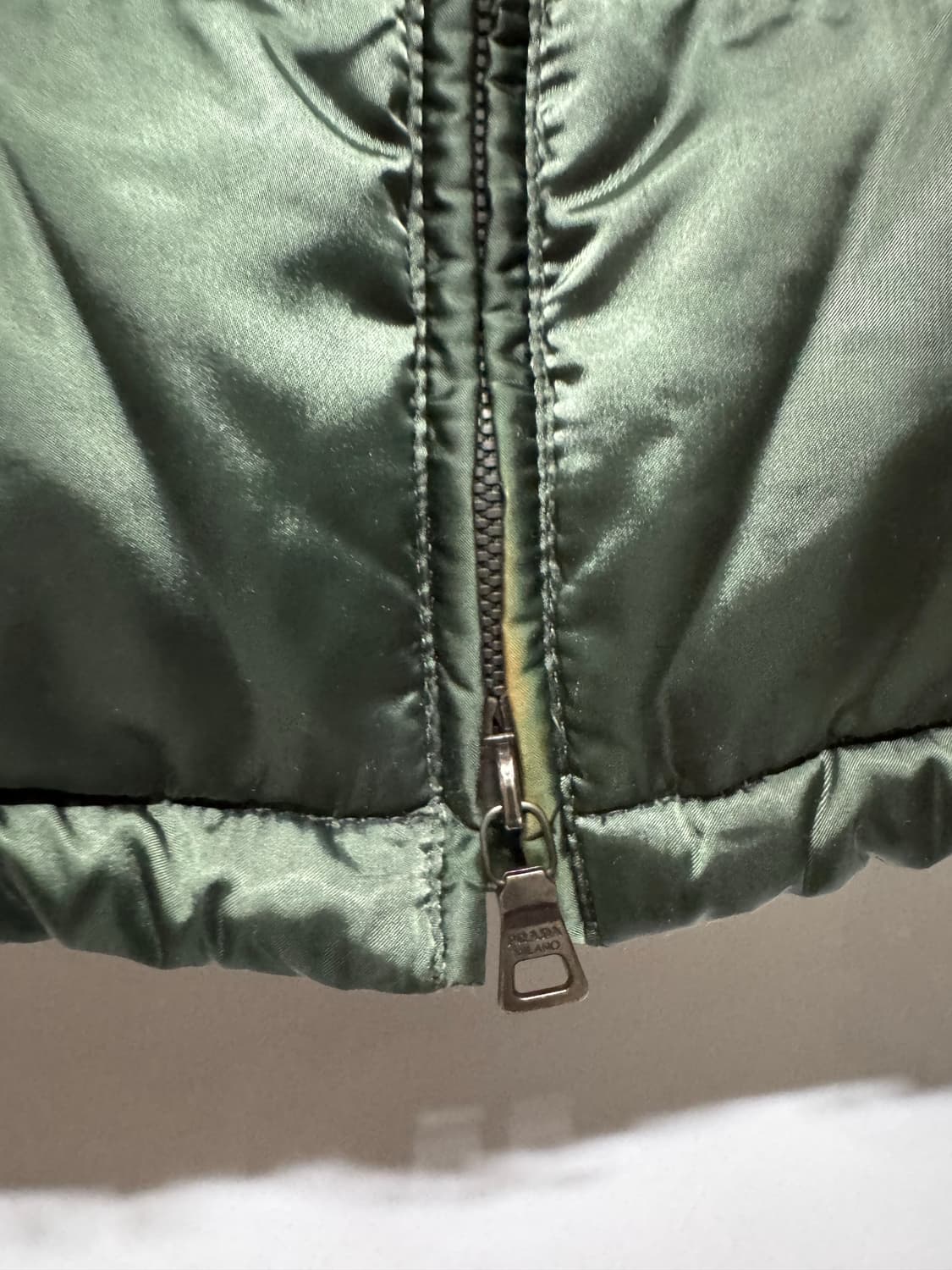 40 프라다 그린 다운 패딩 상품이미지8