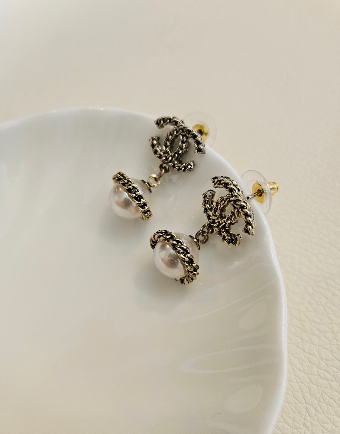 샤넬 앤틱체인우주선 CC 진주 드롭귀걸이 업사이클링 상품이미지4