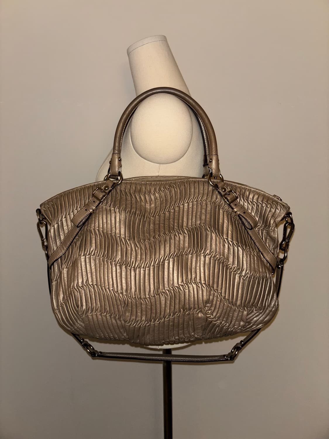 🚨연말세일🚨Coach Pink Gold shoulder bag 상품이미지2