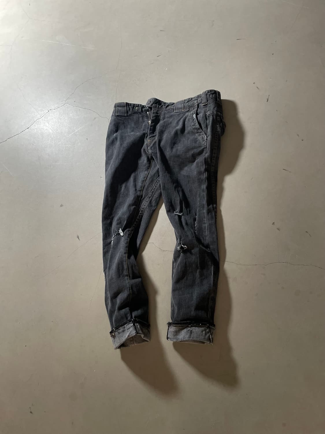 화이트마운터링 Distressed Denim Pants 상품이미지1