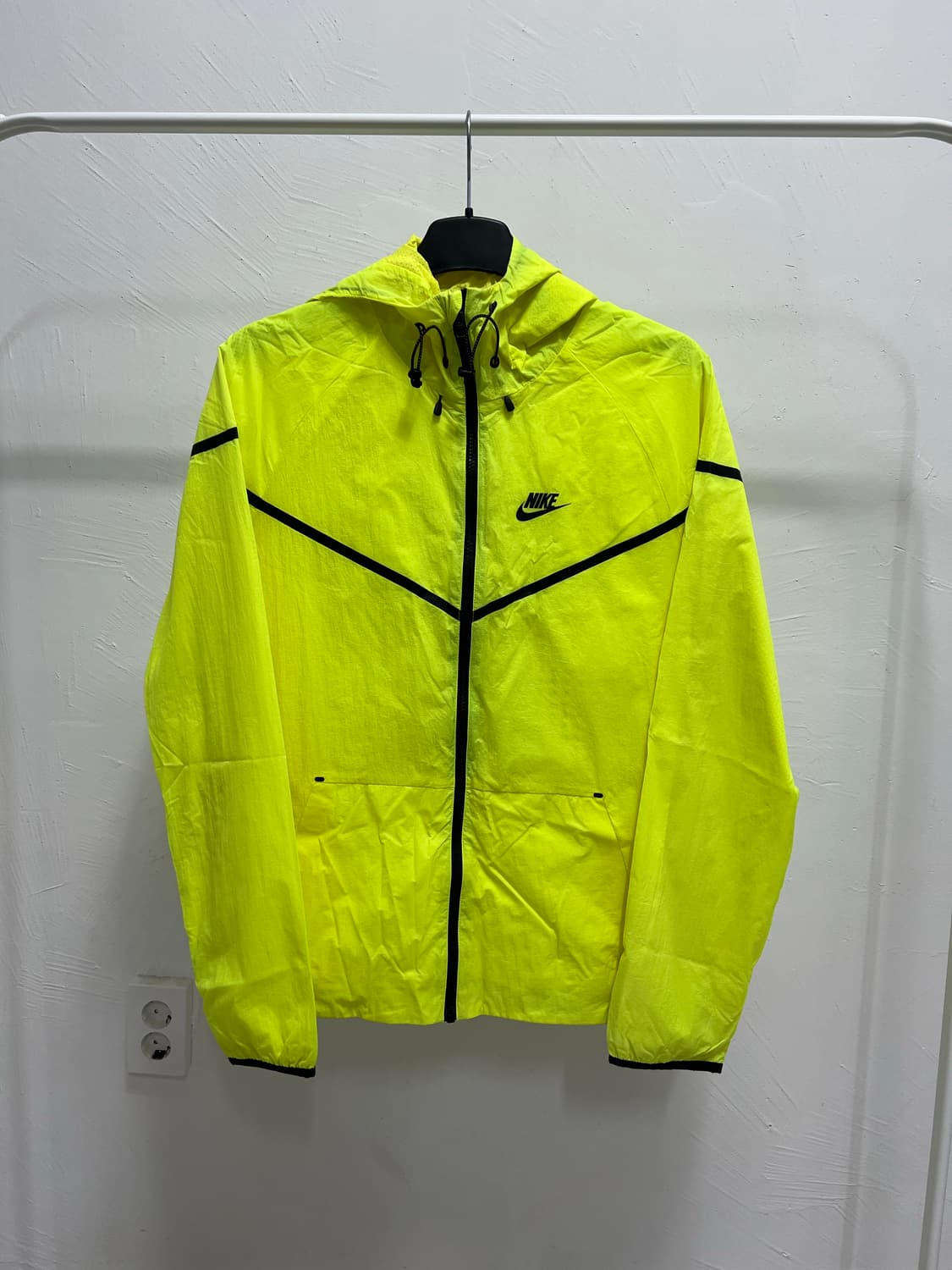 M 나이키 테크 에어로쉴드 윈드러너 바람막이 상품이미지1