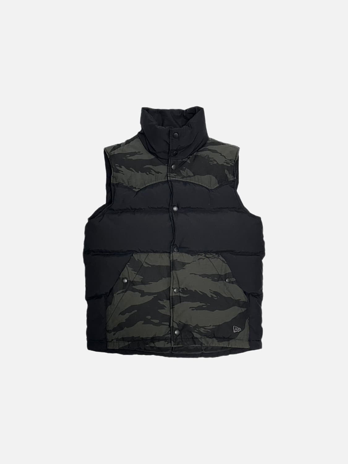 뉴에라 타이거 카모 덕다운 패딩 조끼 상품이미지1