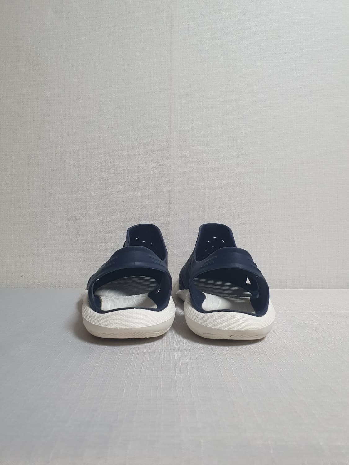 크록스 스위프트워터 웨이브 샌들 네이비 260mm 상품이미지4