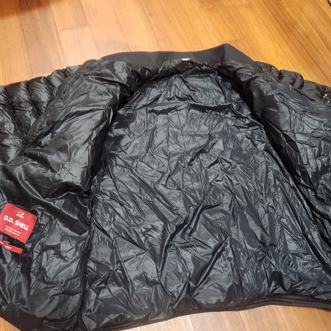 CP컴퍼니 DD쉘 다운 봄버 자켓 올리브 블랙 상품이미지5