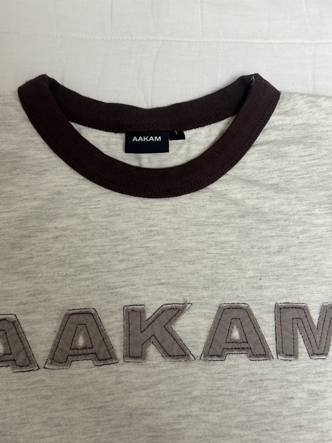 아캄 Logo Patch Ringer Top (Brown) 상품이미지4