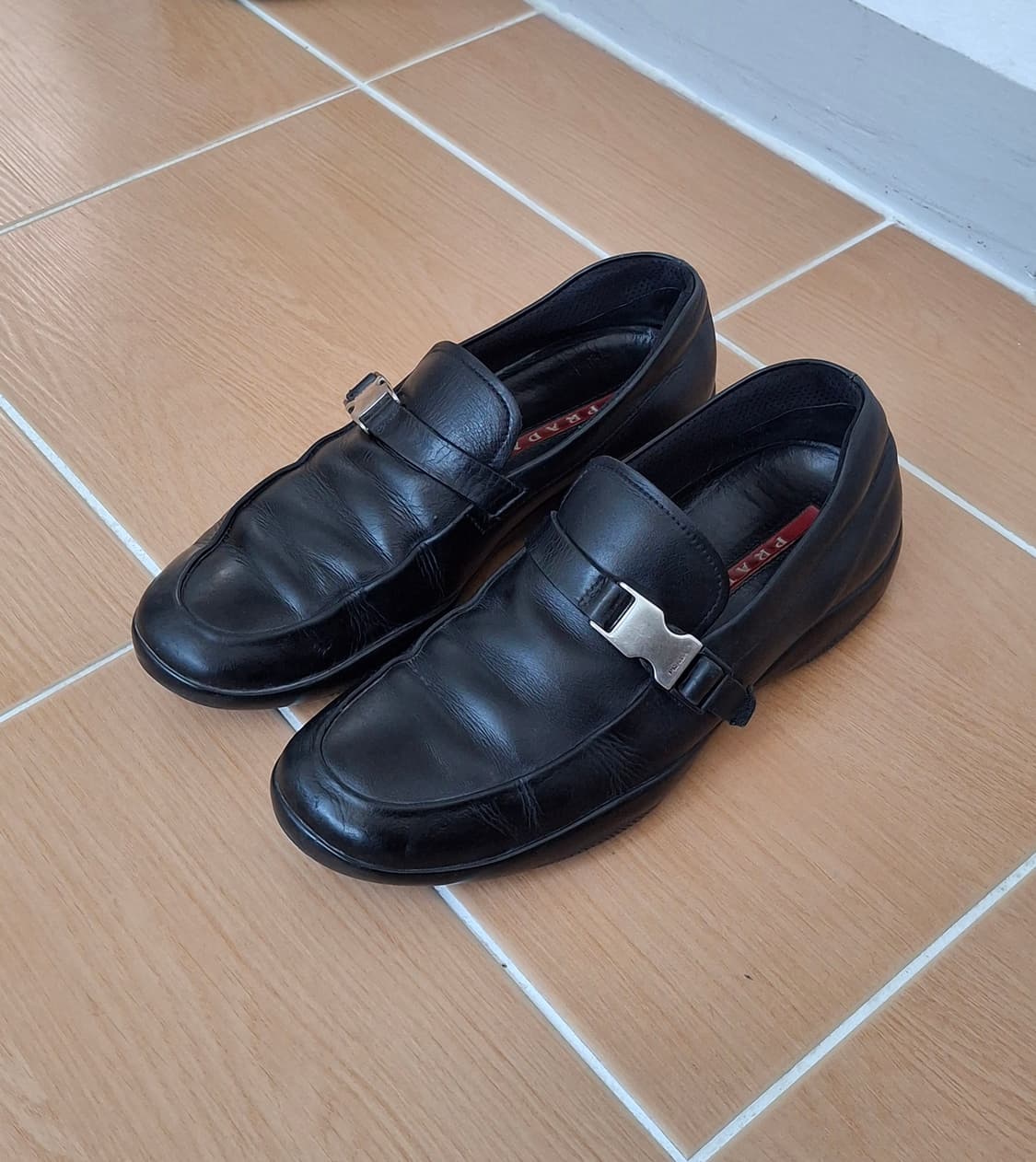 프라다 버클 로퍼 상품이미지1