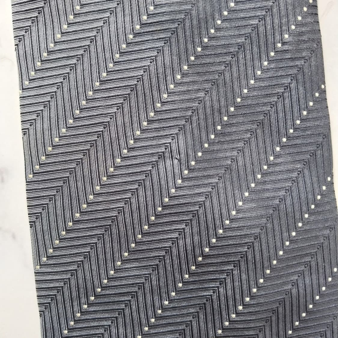 발렌시아가 실크 그레이 패턴 넥타이 9.2cm A등급 K1663
 상품이미지10