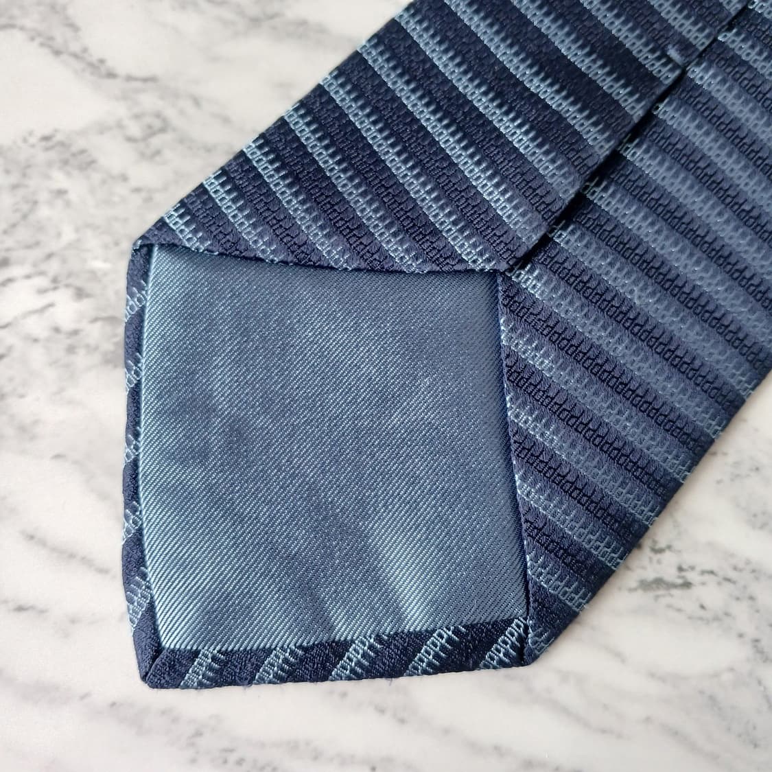 던힐 실크 블루 스트라이프 패턴 넥타이 9.8cm A+등급 E872
 상품이미지7