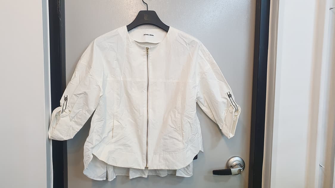 더한섬 뮤베르 롤업 점퍼76-90-155
구김외상태굿 상품이미지1