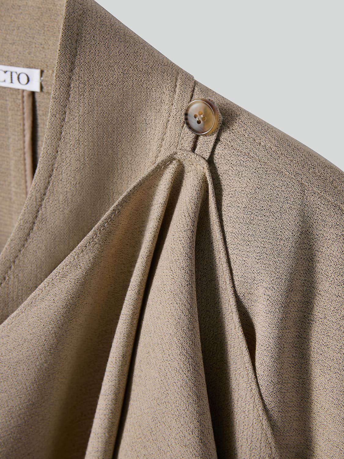 렉토 RECTO 드레이프 스카프 디테일 점퍼 자켓 다크 베이지 상품이미지8