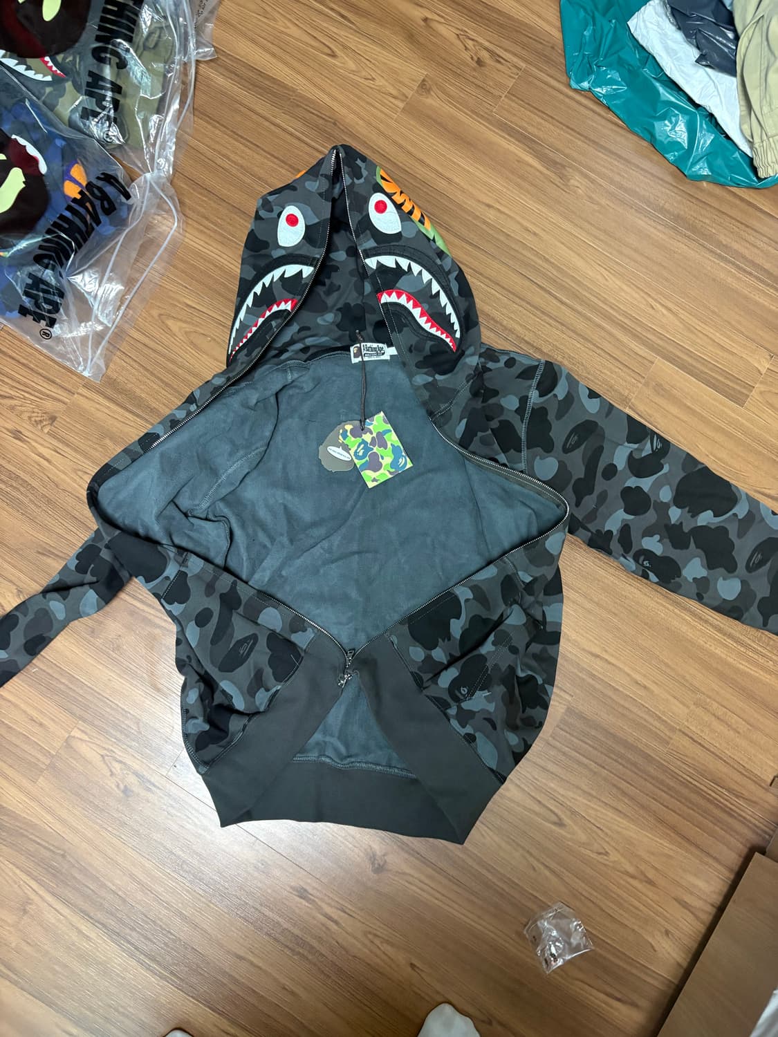 베이프 샤크후드 흑계 새상품 m,2XL 상품이미지2