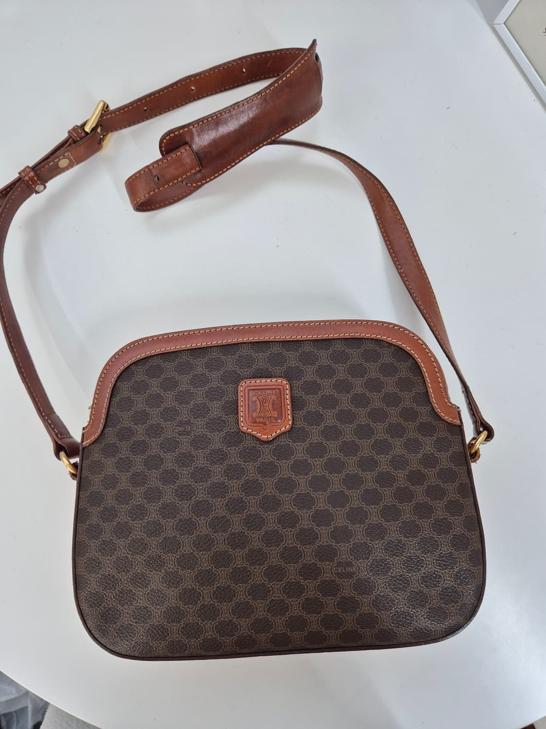 셀린느 마카담 크로스백 상품이미지2