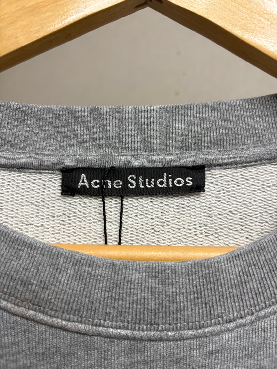 아크네스튜디오 페어뷰 맨투맨 상품이미지4