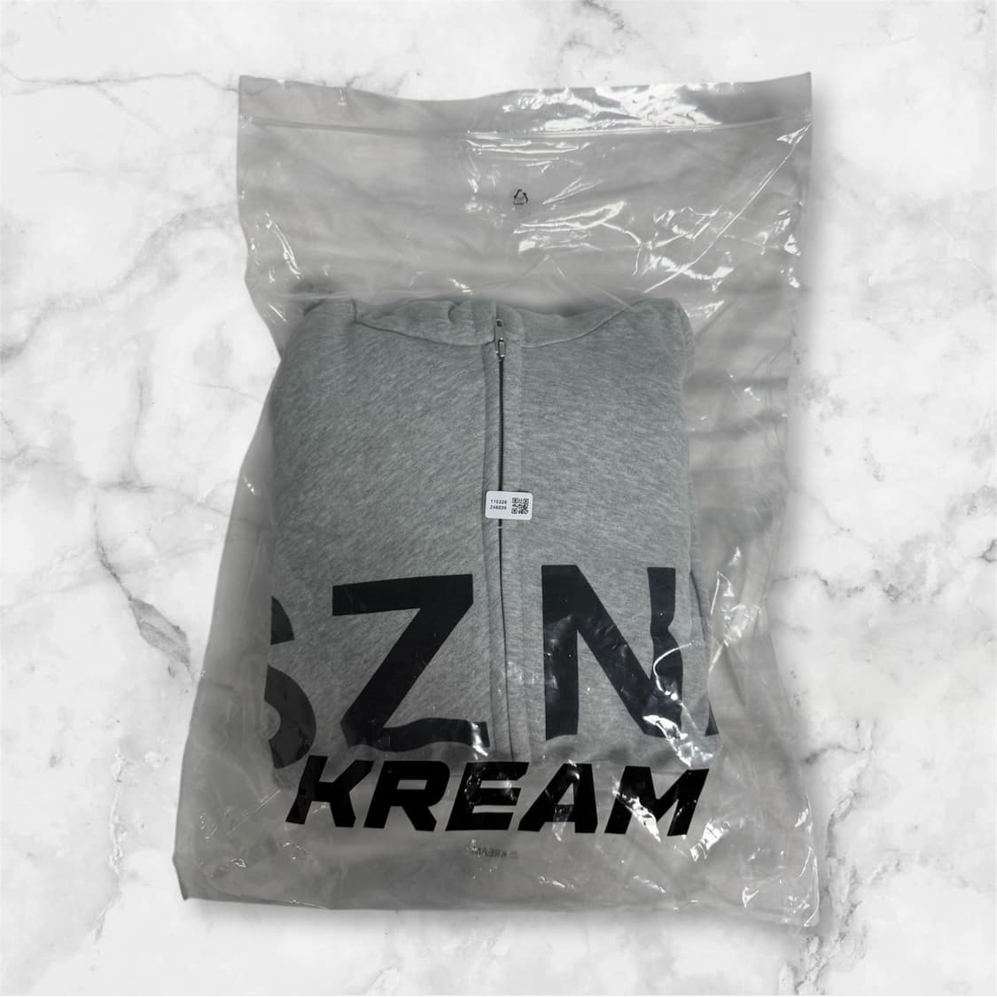 Yeezy (이지) HD-10 Grey  ‘2’사이즈 판매합니다. 상품이미지1