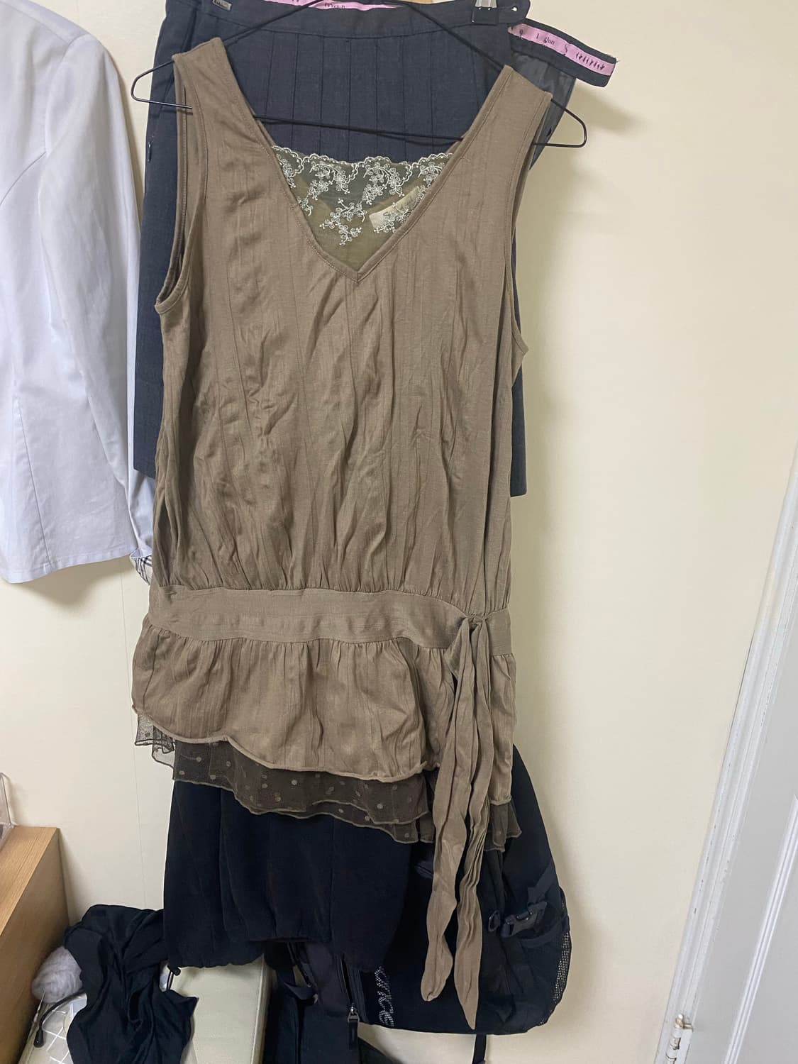 브라운 레이어드 슬리브리스 모리걸원피스 상품이미지1