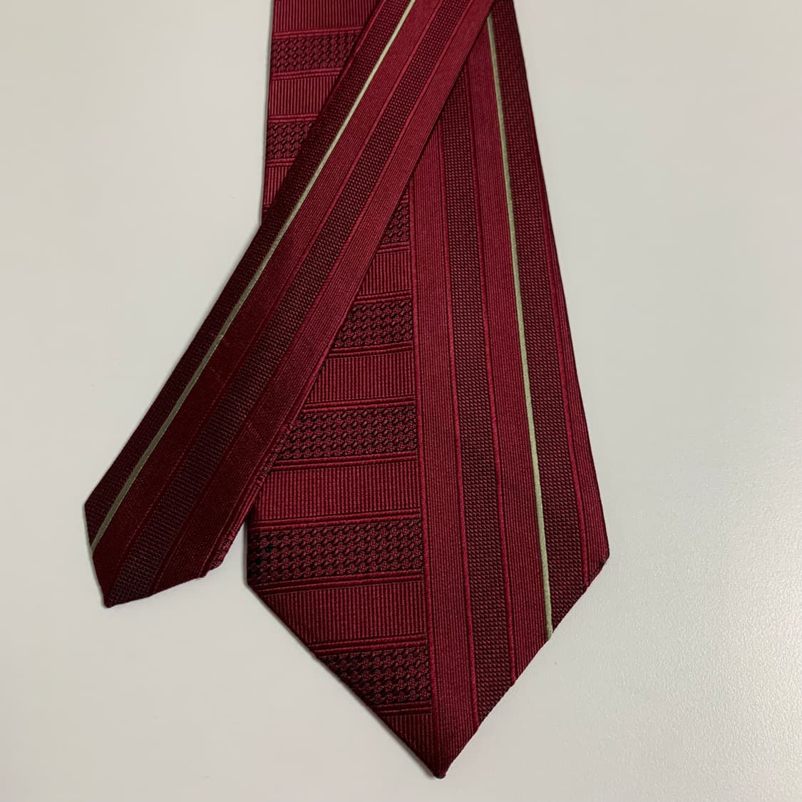 발렌시아가(BALENCIAGA) 결혼식룩 명품넥타이 100실크 A+등급 상품이미지4