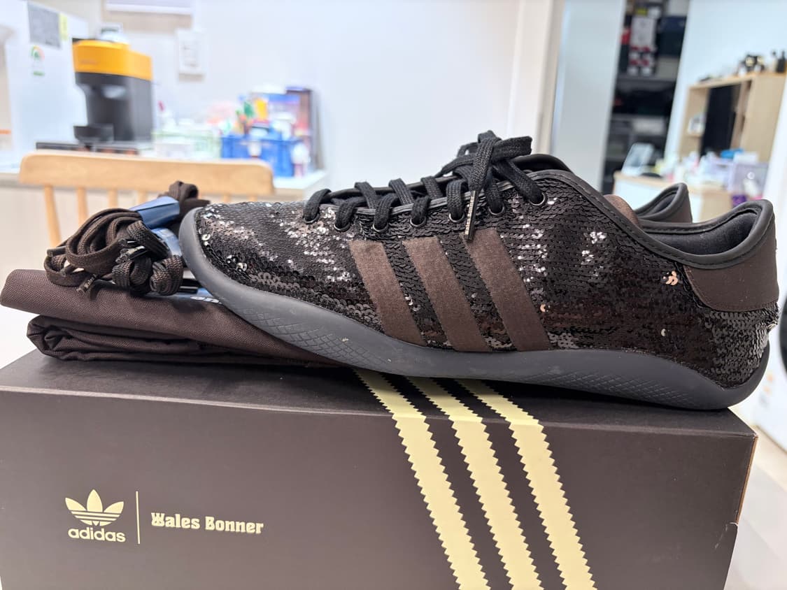 아디다스 웨일즈보너 카린타 시퀸 265사이즈 상품이미지2