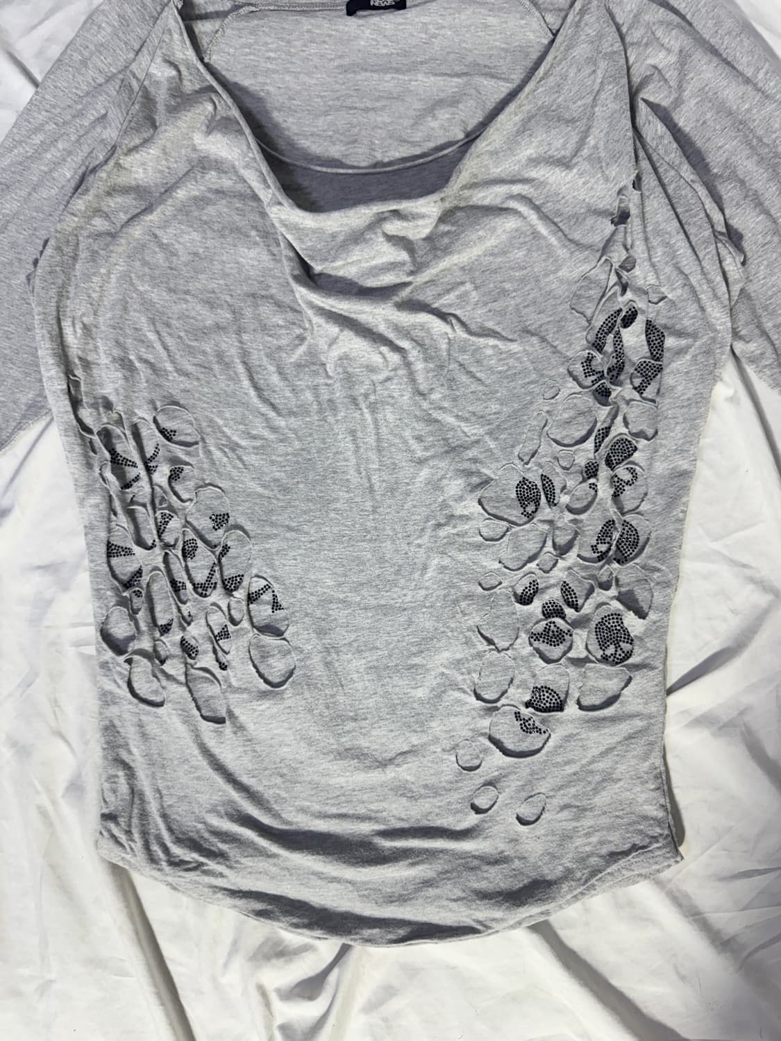 Glad news 컷아웃 스컬 롱슬리브 y2k punk 펑크 아방가르드 상품이미지1