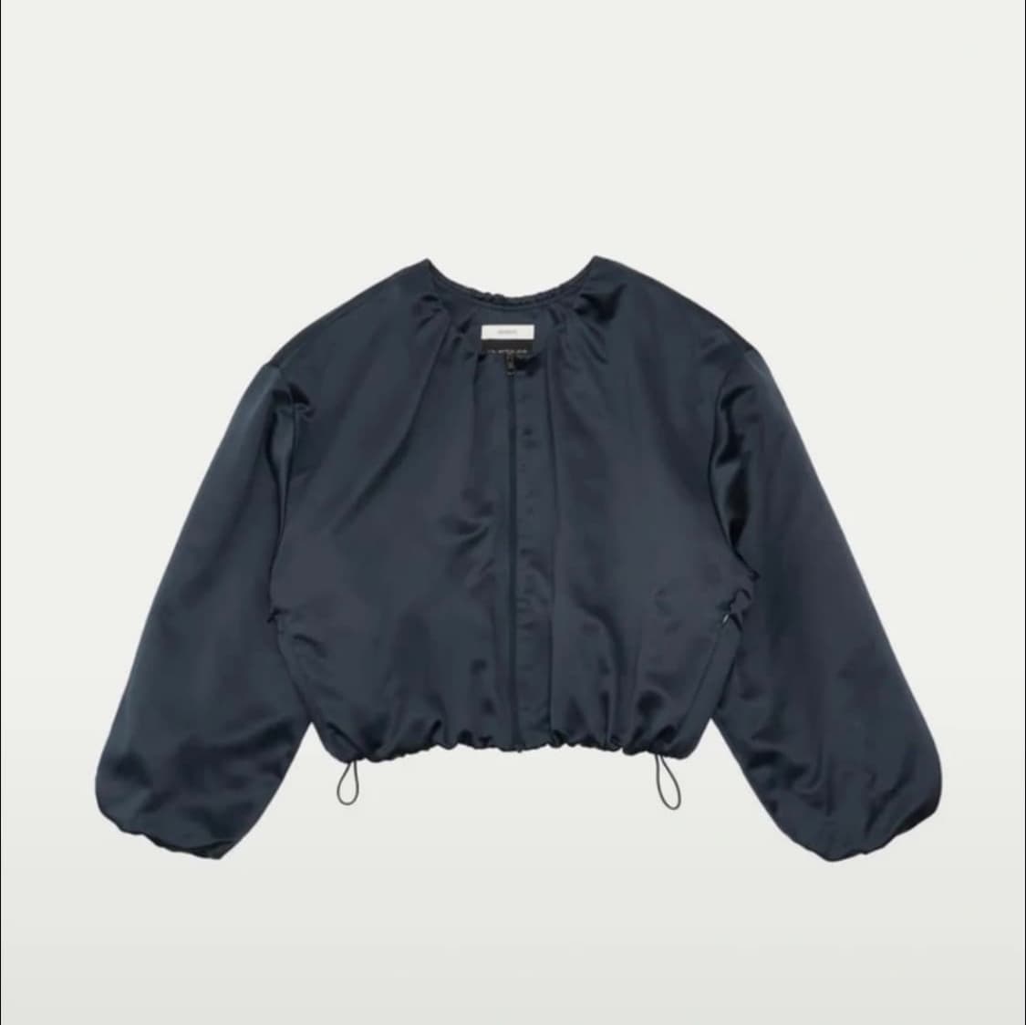 아모멘토 23fw 실키 패디드 점퍼 상품이미지1