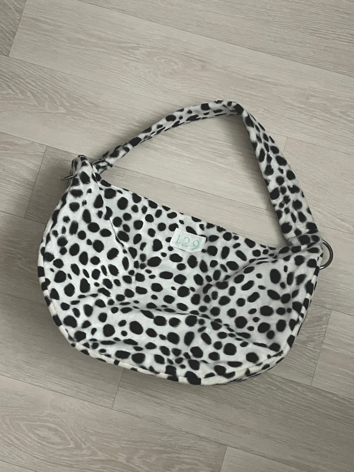 y2k 히메갸루 일리고 달마시안 레오파드 퍼 숄더백 상품이미지1
