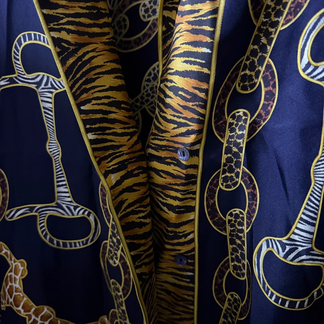 구찌 빈티지 애니멀 프린트 홀스빗 실크 GG커프스 셔츠  상품이미지9