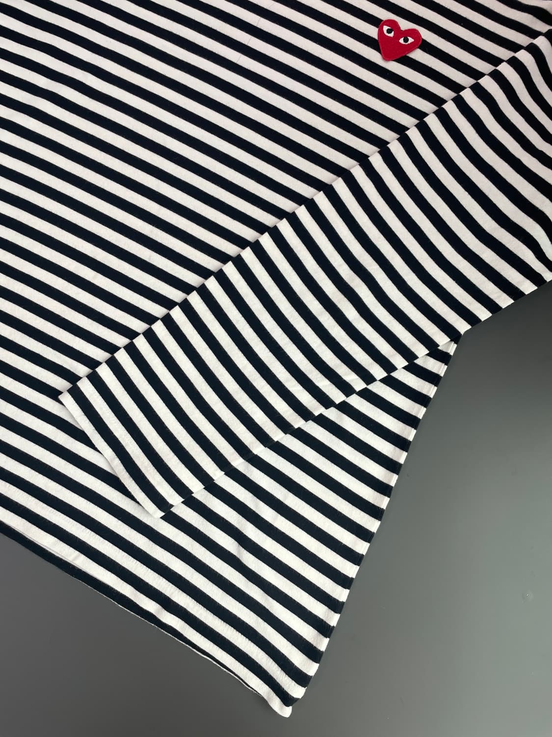 [XL] 꼼데가르송 스트라이프 레드와펜 긴팔 티셔츠 상품이미지4