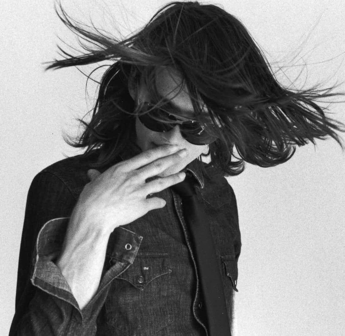 디올옴므 SS04 스트립 캠페인 블랙타이 선글라스 상품이미지1