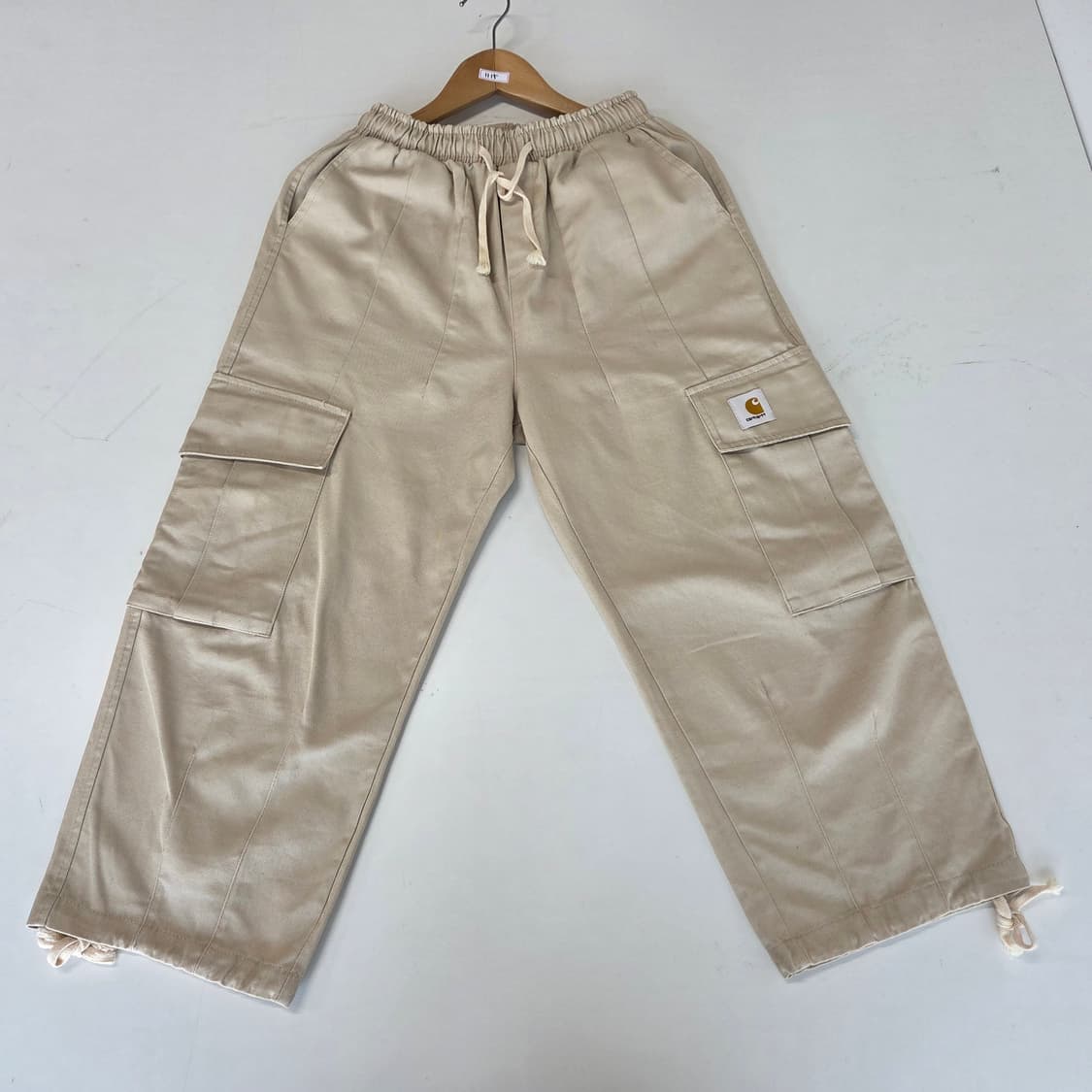 칼하트 PACCBET SCRIPT SWEAT 팬츠 베이지 M 상품이미지1