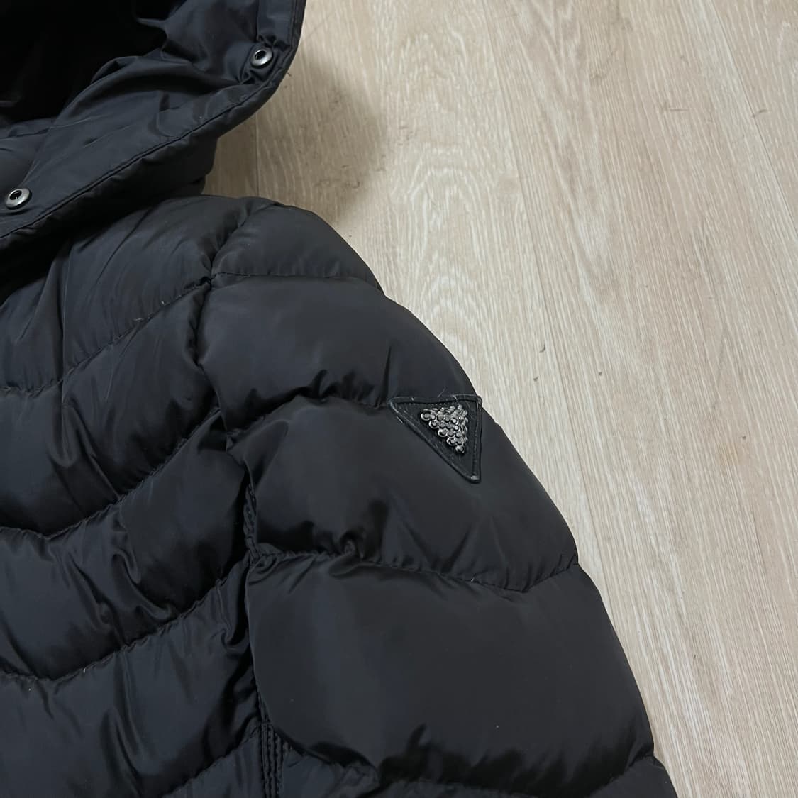 게스 여성 프리미엄 덕다운 후드 롱패딩 S/90 상품이미지3