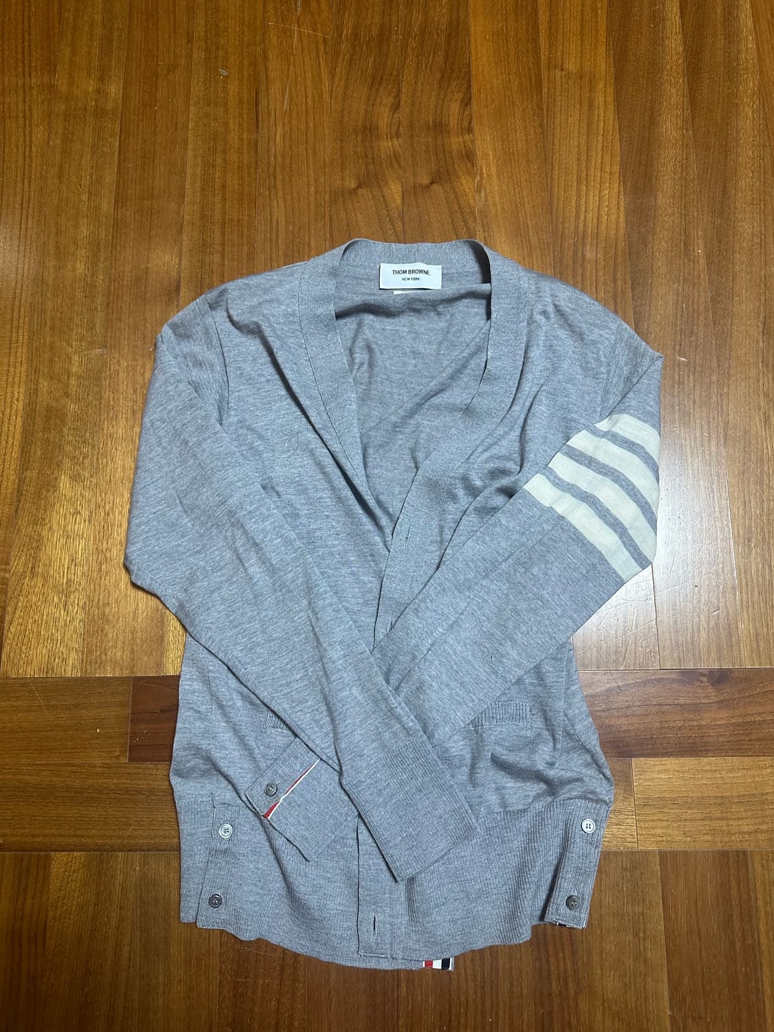 톰브라운 메리노 울 가디건 그레이 2사이즈 상품이미지1