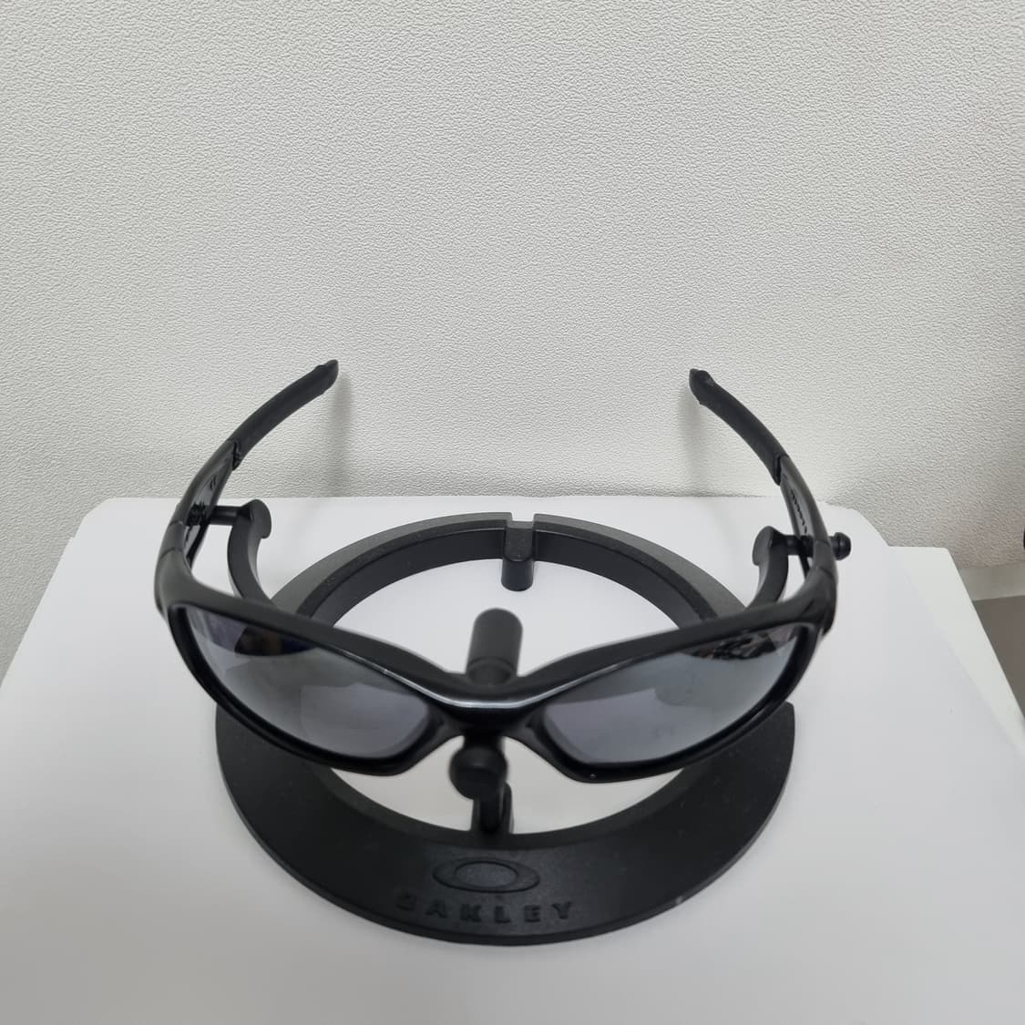 오클리 미뉴트 2.0 유광 블랙 상품이미지2